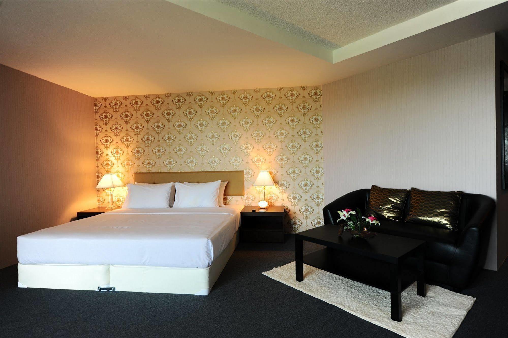 Angket Hip Residence Патая Екстериор снимка